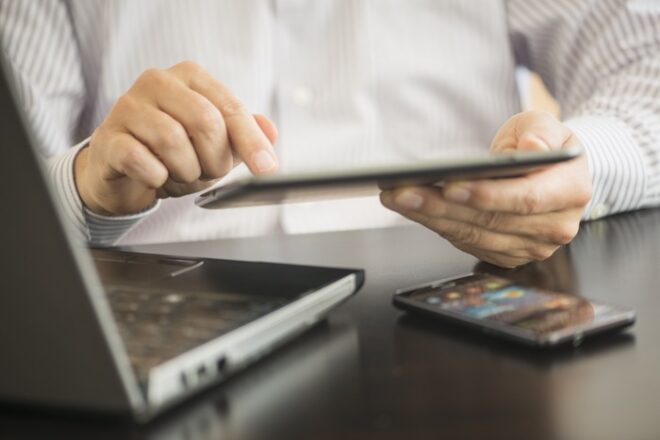 Tablet vs Smartphone: Which is Better for Online Casino Gaming