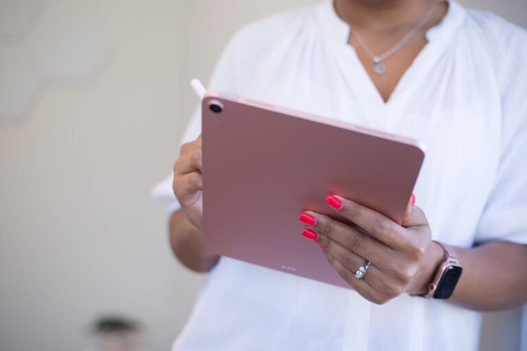 Are Lightweight Devices Replacing Laptops for Modern Professionals