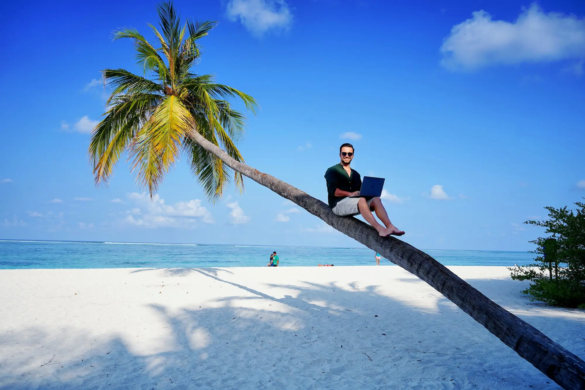 Must-Have Accessories for Nomad Life