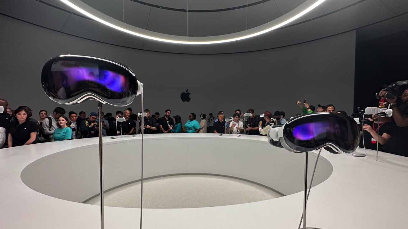 Leak Reveals Apple's Own Apps on Vision Pro Will Be iPad Ports, Not New ...