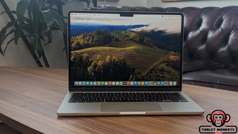 MacBook Pro: Enhanced Display Technology for Optimal Indoor and Outdoor Use
