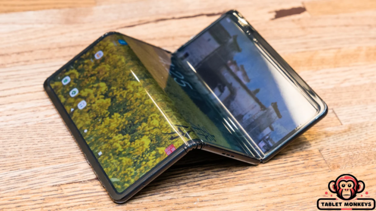 Samsung Developing Tri-Fold Smartphone