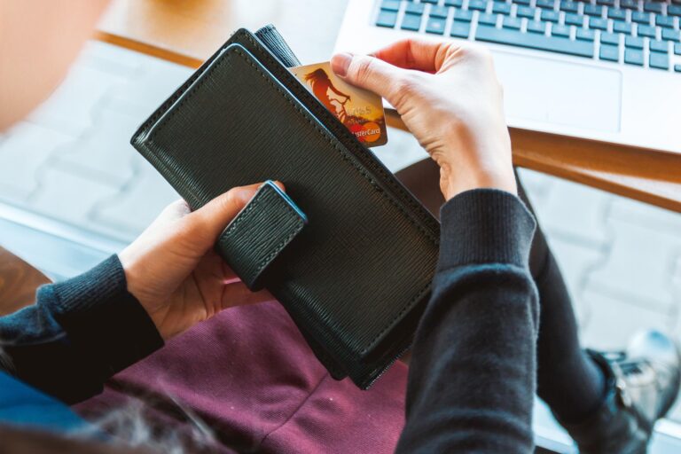 Mobile Payments in Everyday Life, How Smartphones Changed the Way We Pay