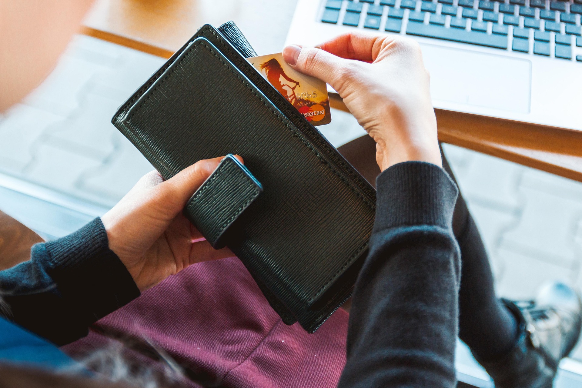 Mobile Payments in Everyday Life, How Smartphones Changed the Way We Pay