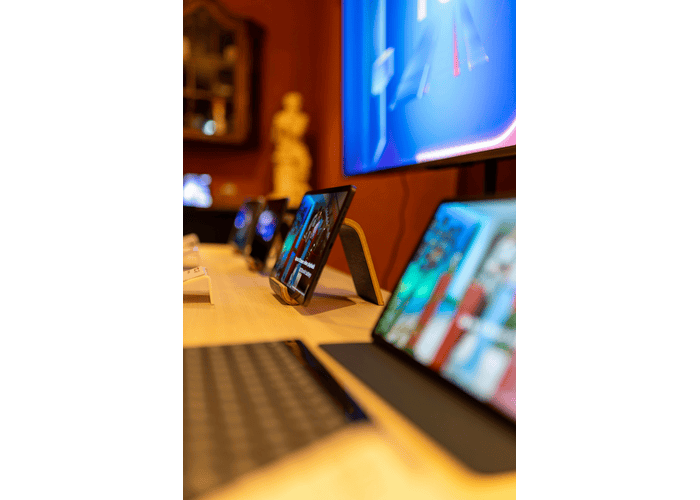 The Best 8-inch Tablets for One-Handed Betting