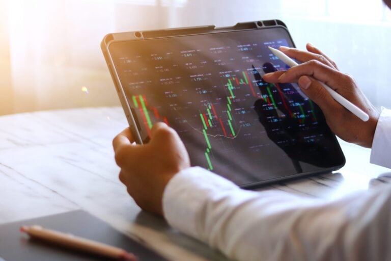 Best Tablet for a Stock Trader in 2025
